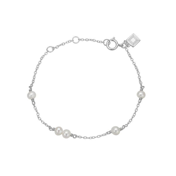 Silver Bracelet w. Pearls