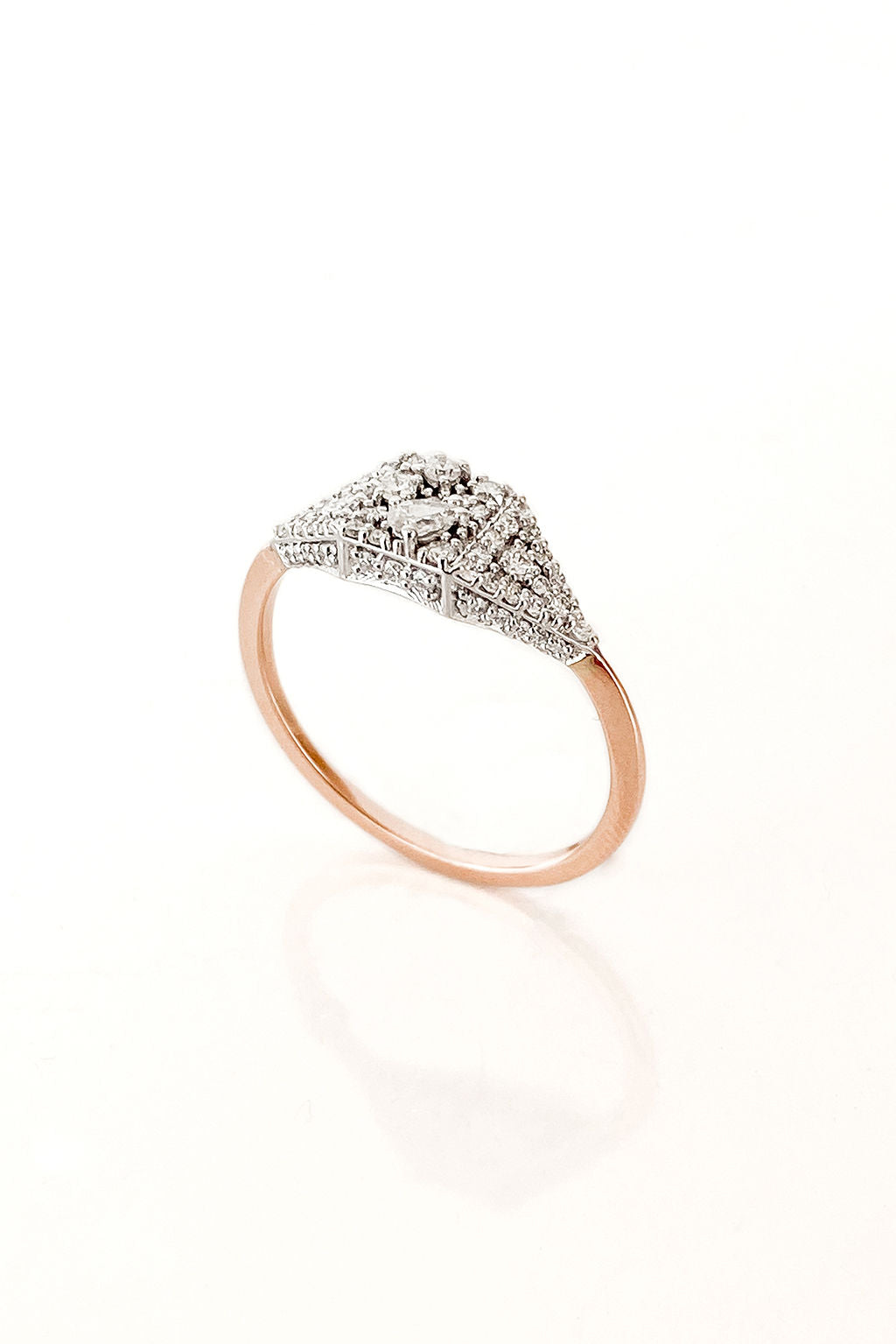 Signet 18K Rosegold & Whitegold Ring w. Diamonds