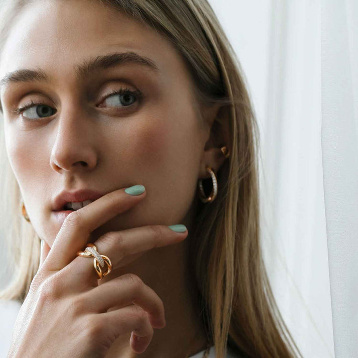 Capri Tre Forgyldt Ring m. Hvide Zirkoner