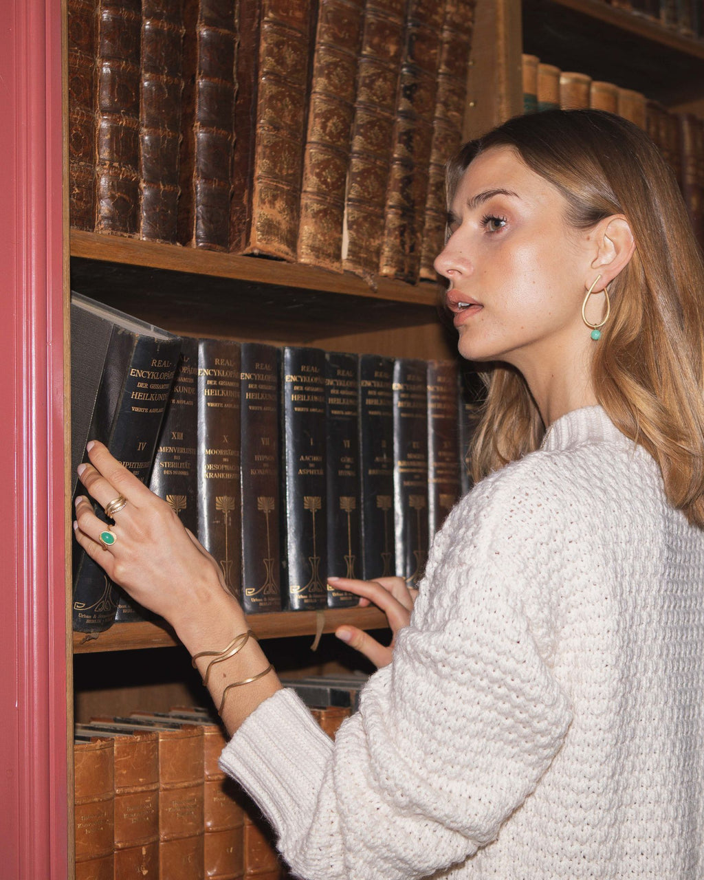 Globe 18K Gold Pendant w. Chrysoprase