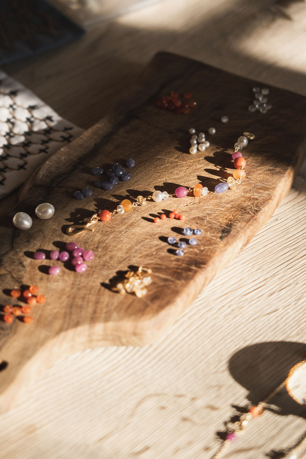 Wild Berry Limited edition 18K Colorful Gold Bracelet w. Gemstones