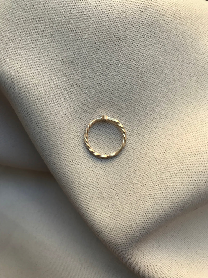 SUN & MOON 8K Gold Ring w. Diamond