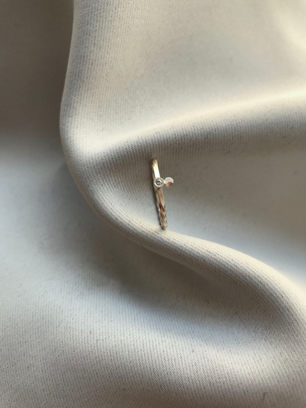 SUN & MOON 8K Gold Ring w. Diamond