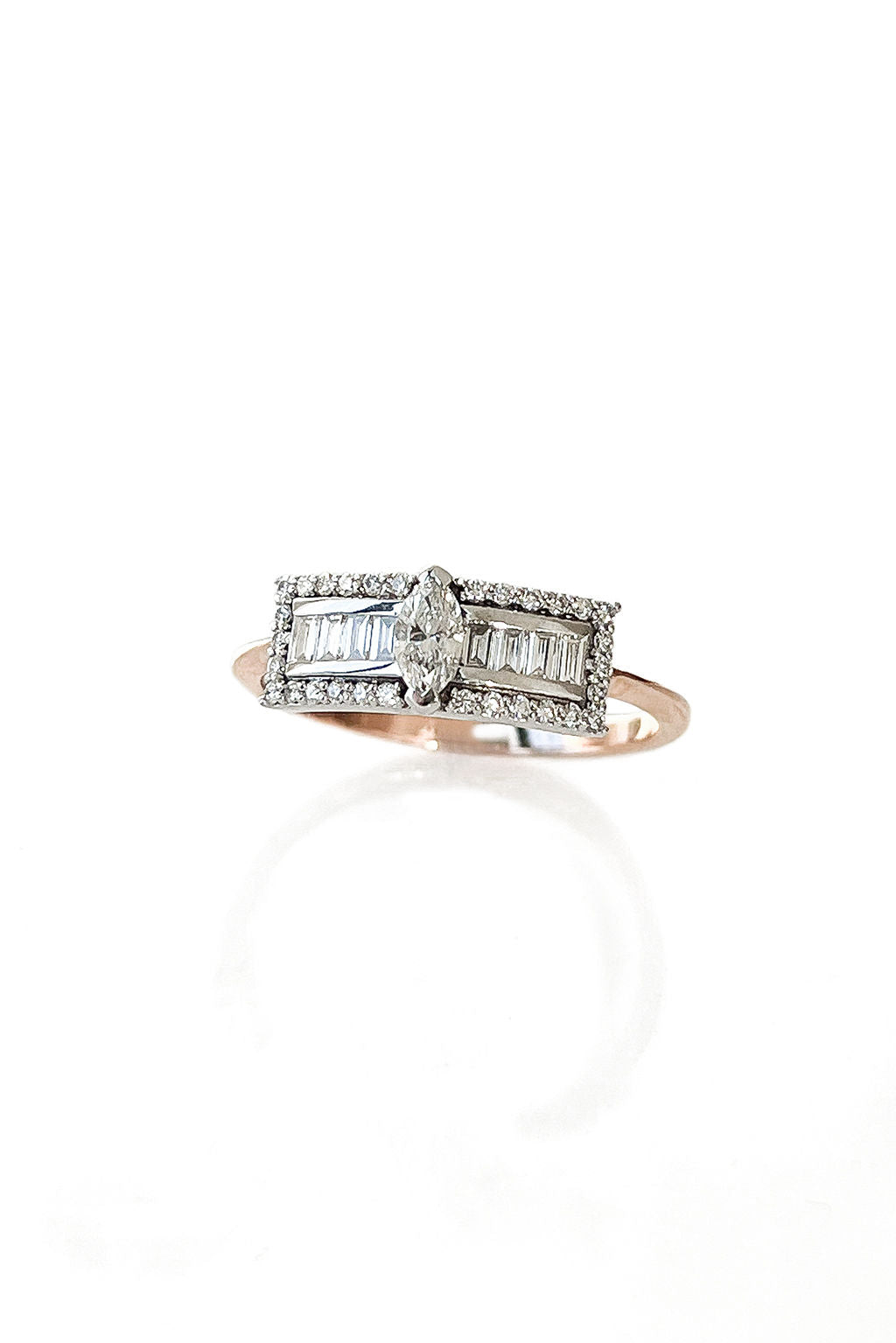 Second Wife Marquise 18K Rosegold & Whitegold Ring w. Diamonds