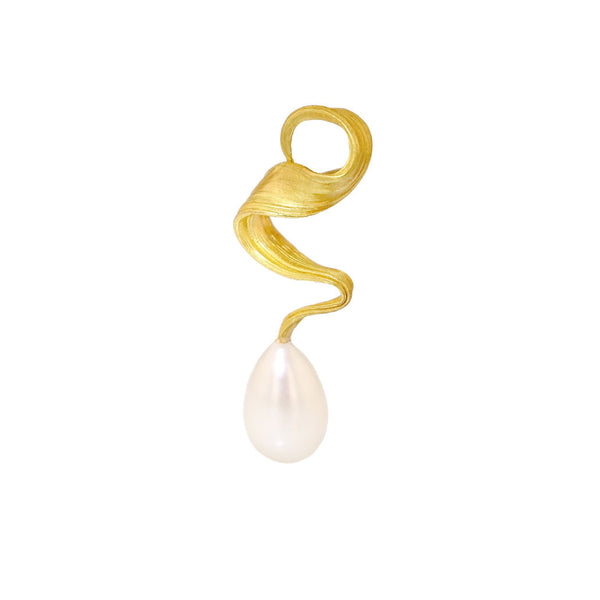 Plissé Earring w. freshwater pearl