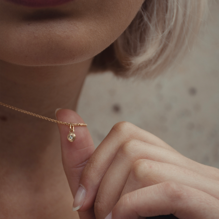 Drops of Memories 18K Gold Pendant w. Lab-Grown Diamond