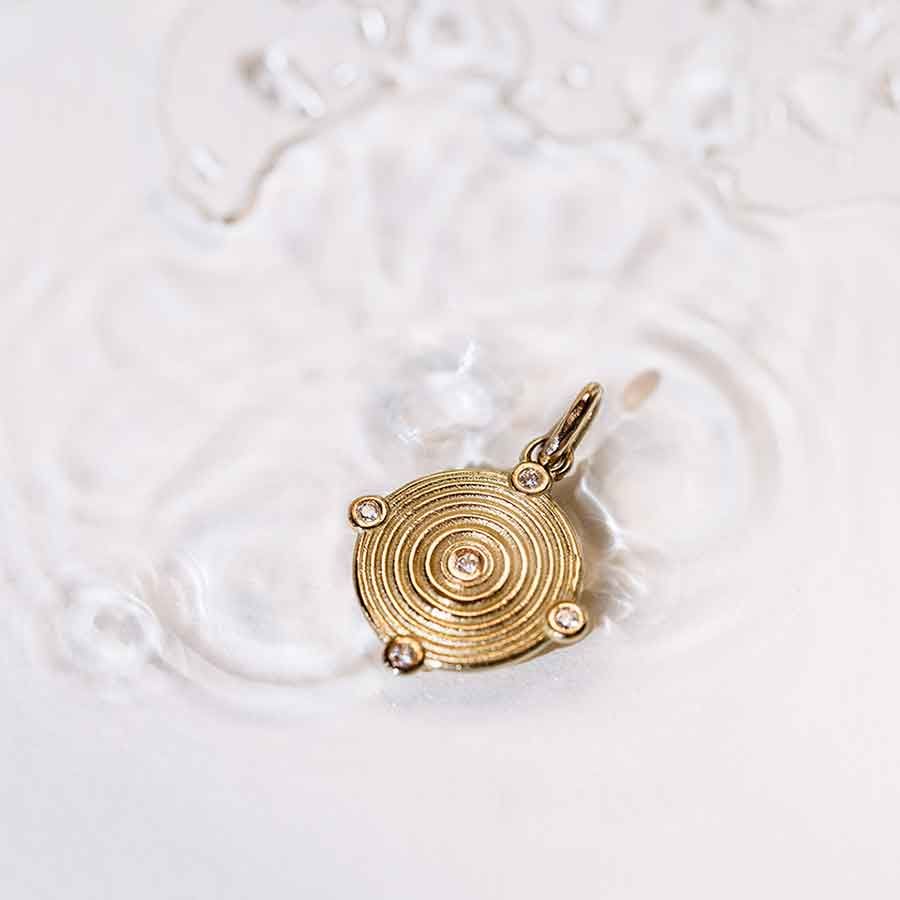 Memories of the Sea 18K Gold Pendant w. Lab-Grown Diamonds