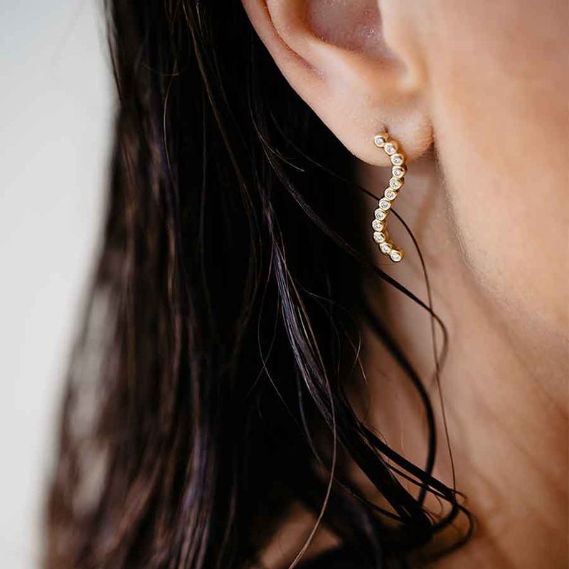 Wave 18K Gold Earrings w. Lab-Grown Diamond