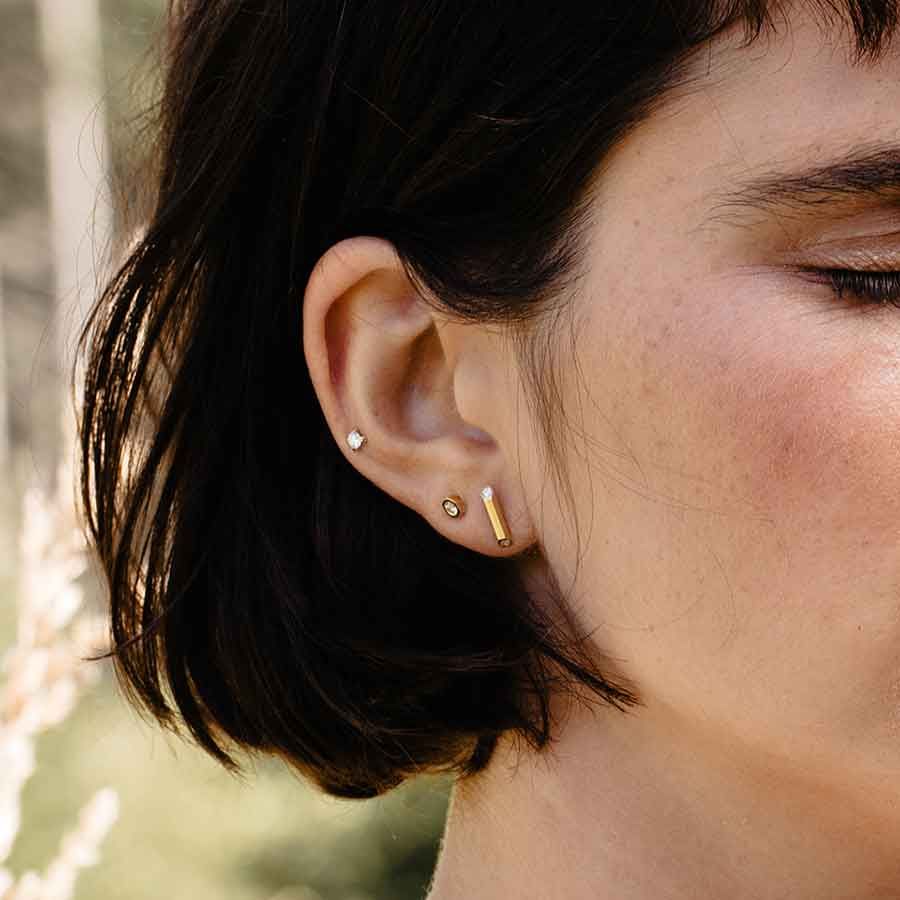 Sunbeam 18K Gold Studs w. Lab-Grown Diamonds
