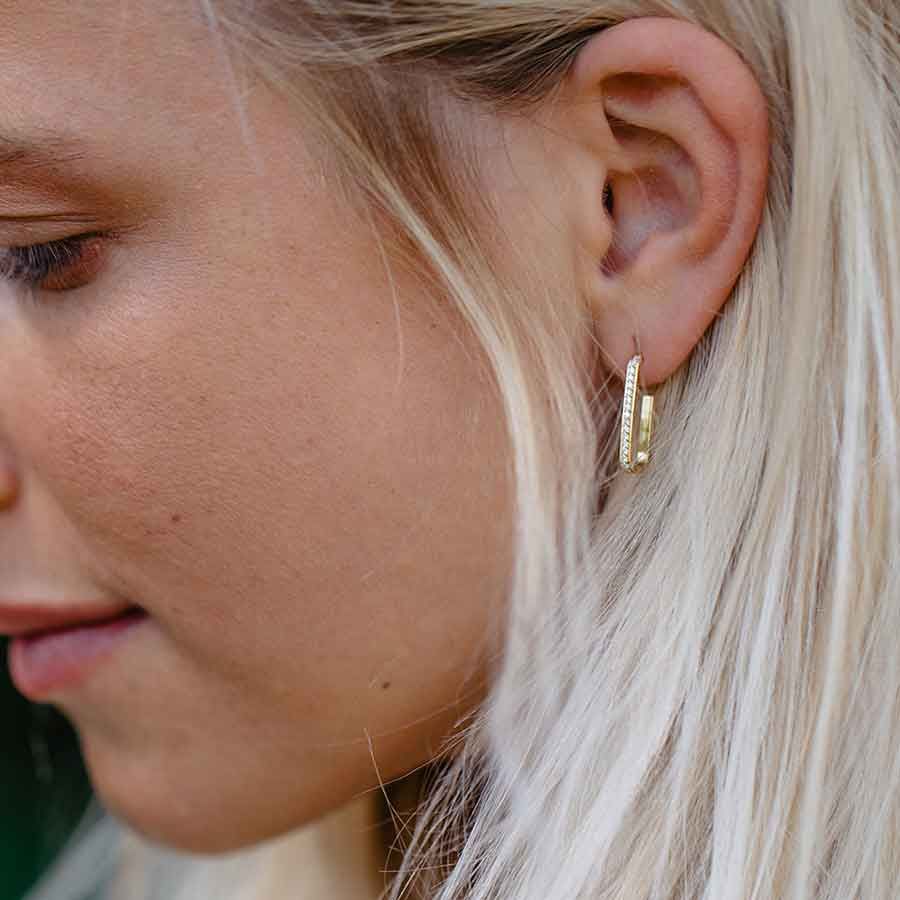 Wilderness 18K Gold Earrings w. Lab-Grown Diamond