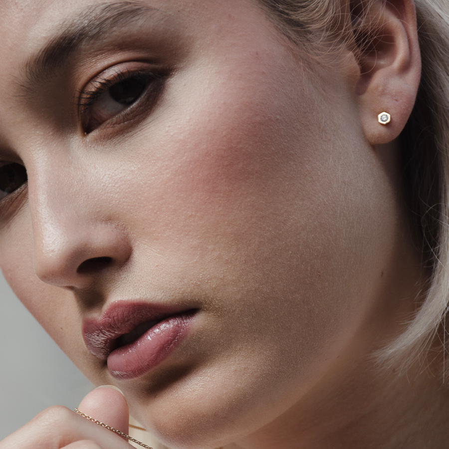 Sunray 18K Gold Studs w. Lab-Grown Diamond