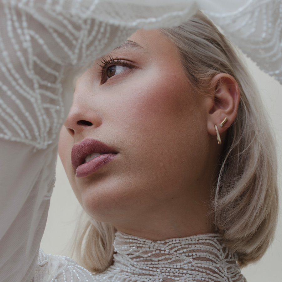 Wilderness 18K Gold Earrings w. Lab-Grown Diamond