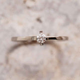 ReMind mini Solitaire 18K Gold or Whitegold Ring w. Lab-Grown Diamond