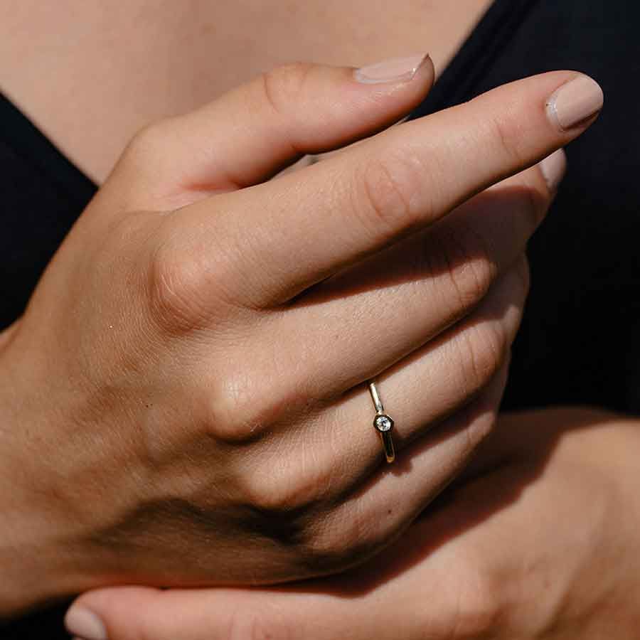 Sunray 18K Gold Ring w. Lab-Grown Diamond