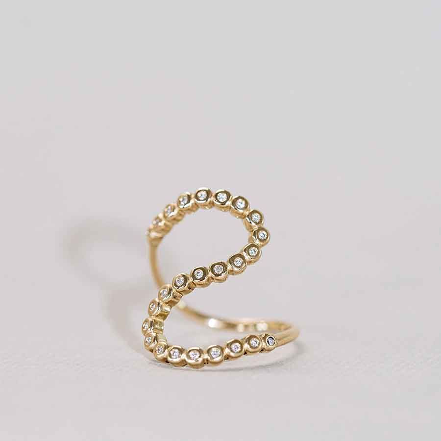 Wave 18K Gold Ring w. Lab-Grown Diamonds