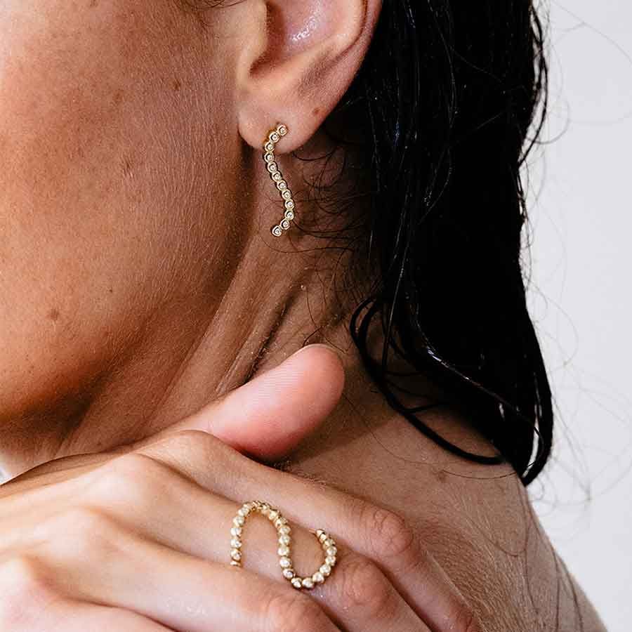 Wave 18K Gold Ring w. Lab-Grown Diamonds