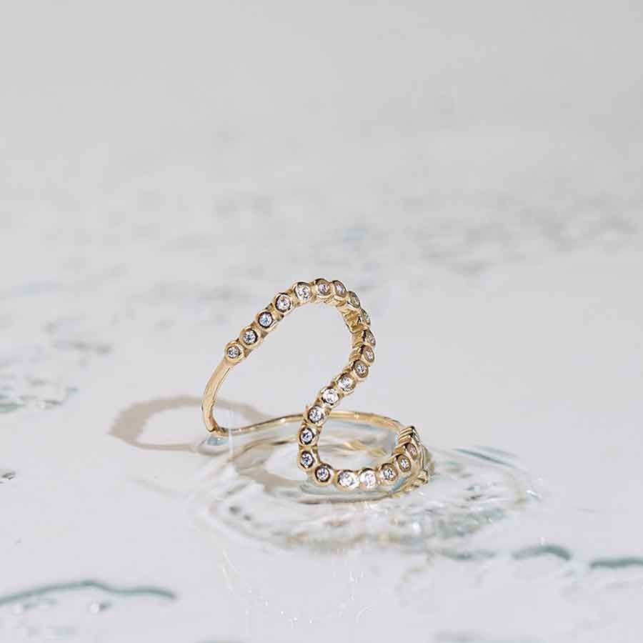 Wave 18K Gold Ring w. Lab-Grown Diamonds