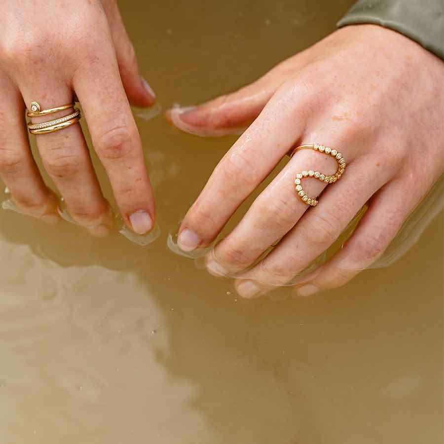 Wave 18K Gold Ring w. Lab-Grown Diamonds