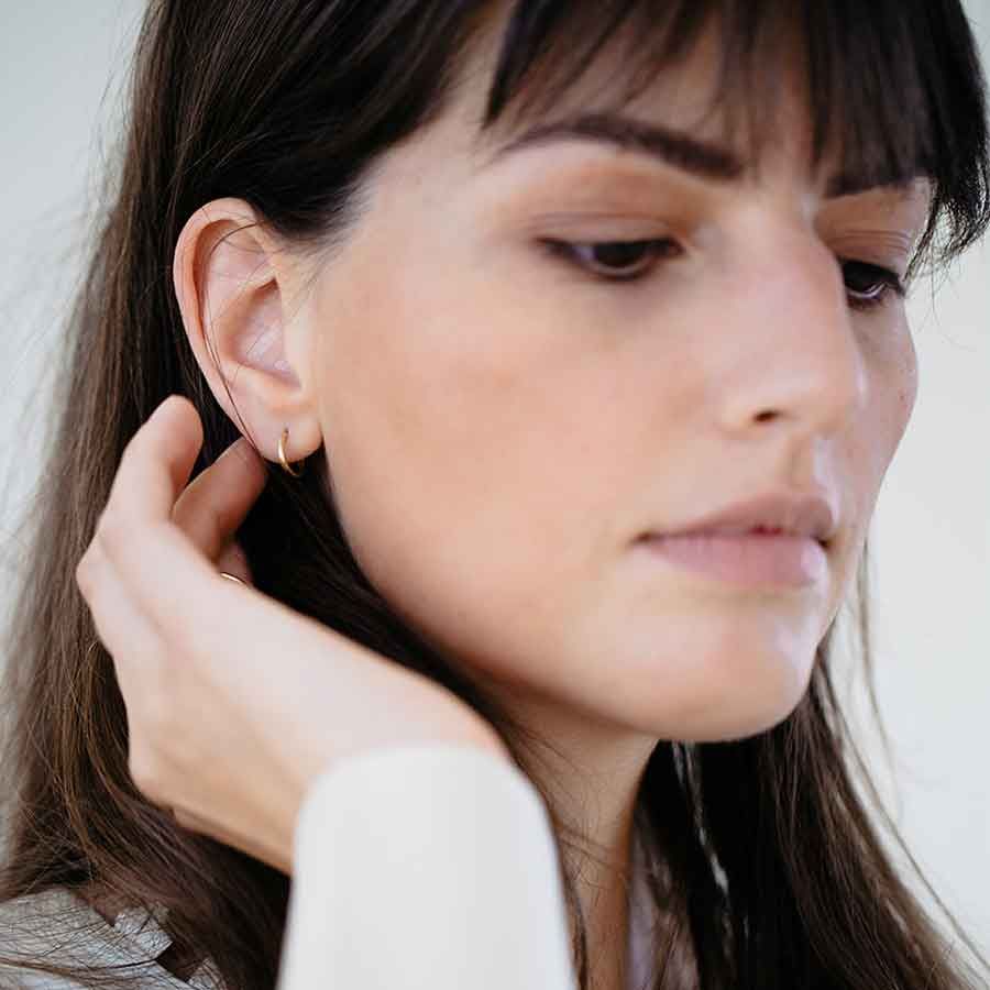 The Essential 18K Gold Hoops