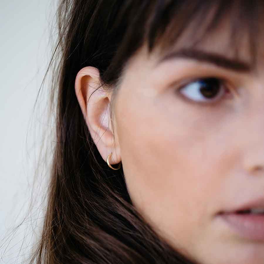 The Essential 18K Gold Hoops