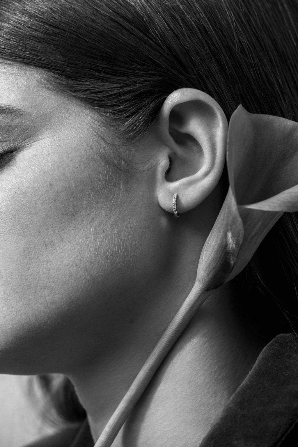 Small Line 18K Rose Gold Hoop w. Lab-Grown Diamonds