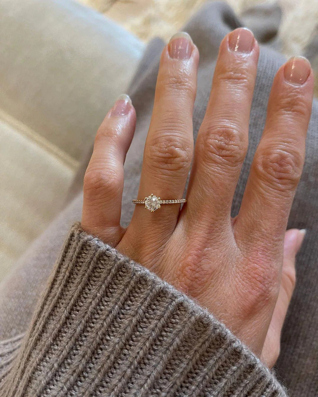 Solitaire Petite Sparkle 18K Gold, Whitegold or Rosegold Ring w. Diamonds