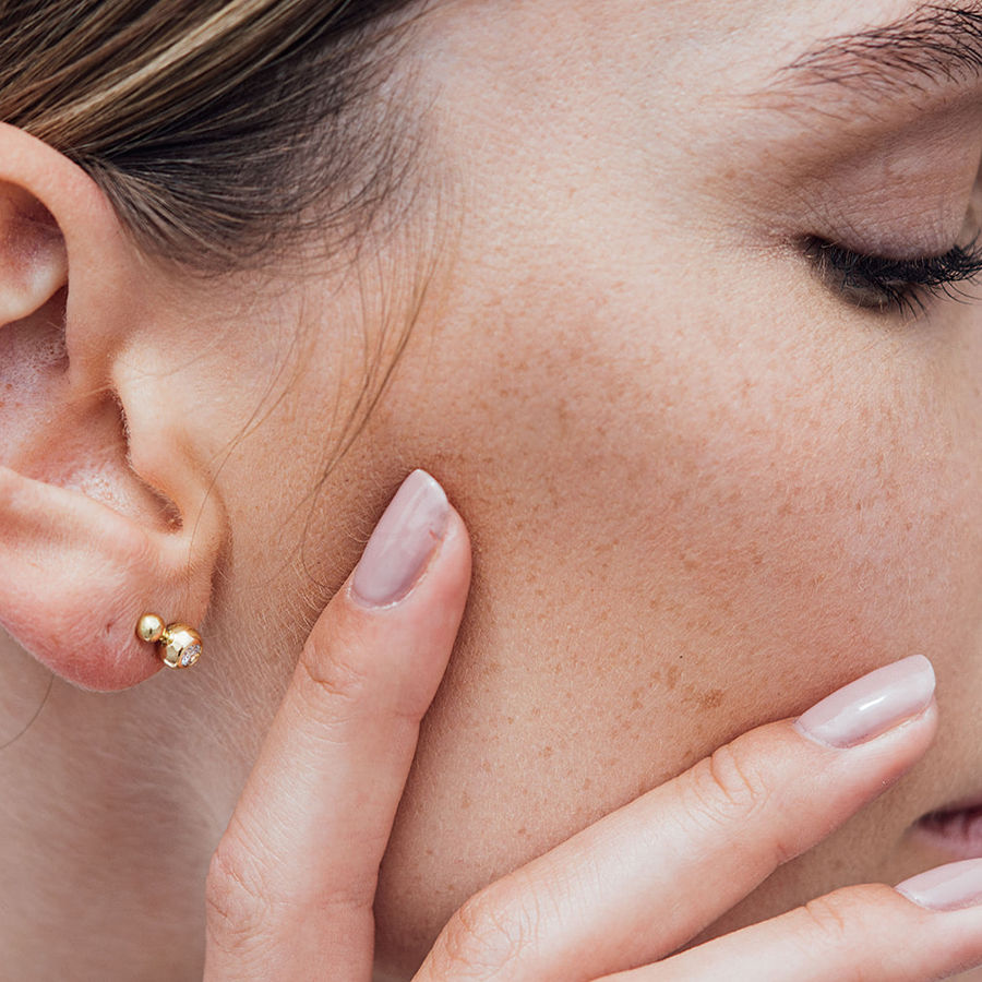 Sphere 18K Gold Earrings w. Lab-Grown Diamonds