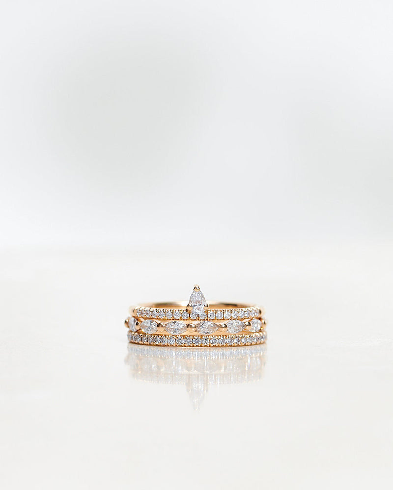 Marquise 18K Gold, Whitegold or Rosegold Ring w. Diamonds