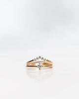 Jade Petite Wave Halv 18K Guld, Hvidguld eller Rosaguld Ring m. Diamanter