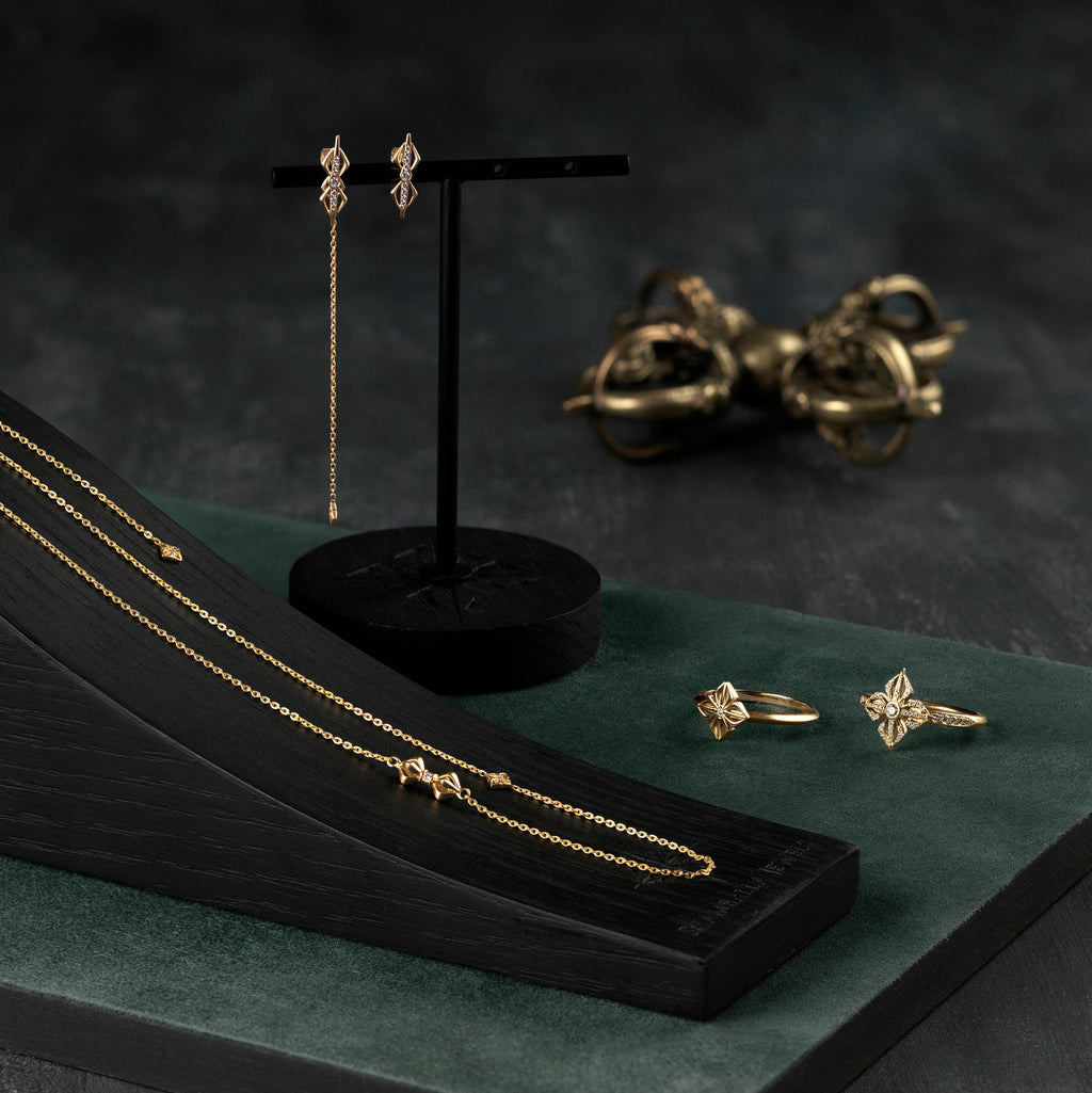 Diamond Dorje 18K Gold Studs w. Diamond