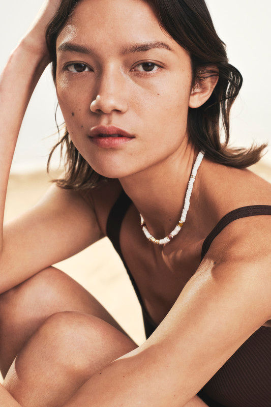 Sun Dance Halskette I Vergoldet I Weiße Schmuckperlen & Edelsteinen