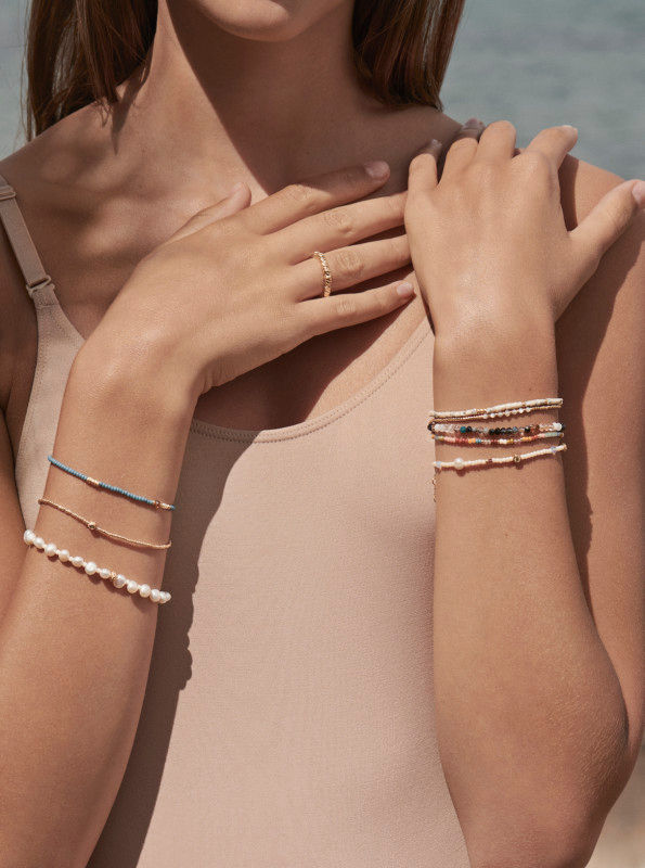 Sun Stalker Gold Plated Bracelet w. Rose Beads