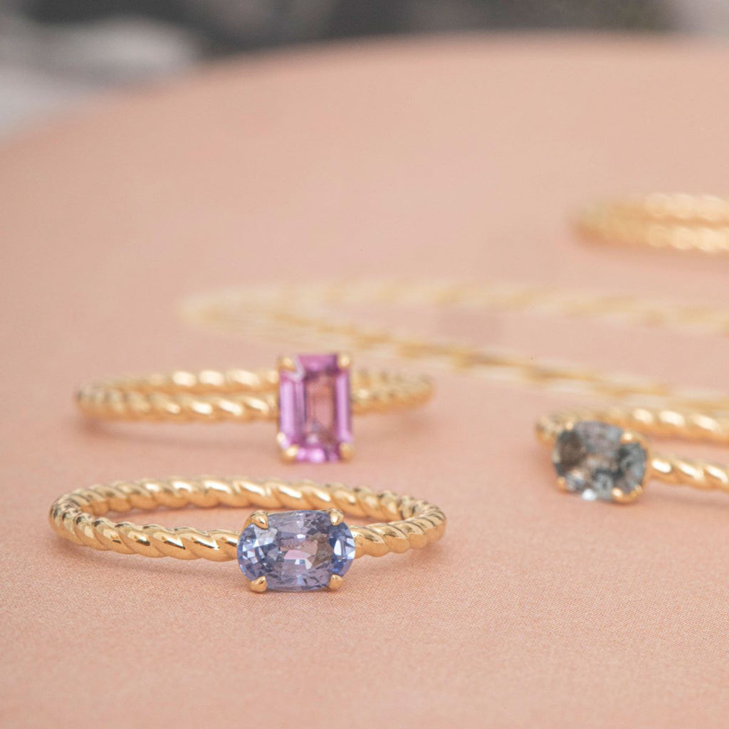 Twist 10K Guld Ring m. Safir