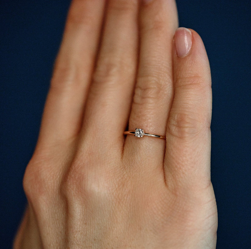 The Classic 4 Prongs Ring