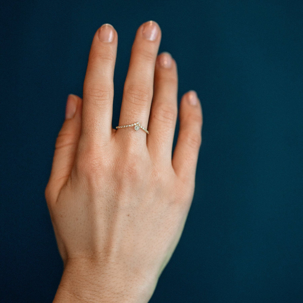 The Curved Bun - 18K Gold / 48