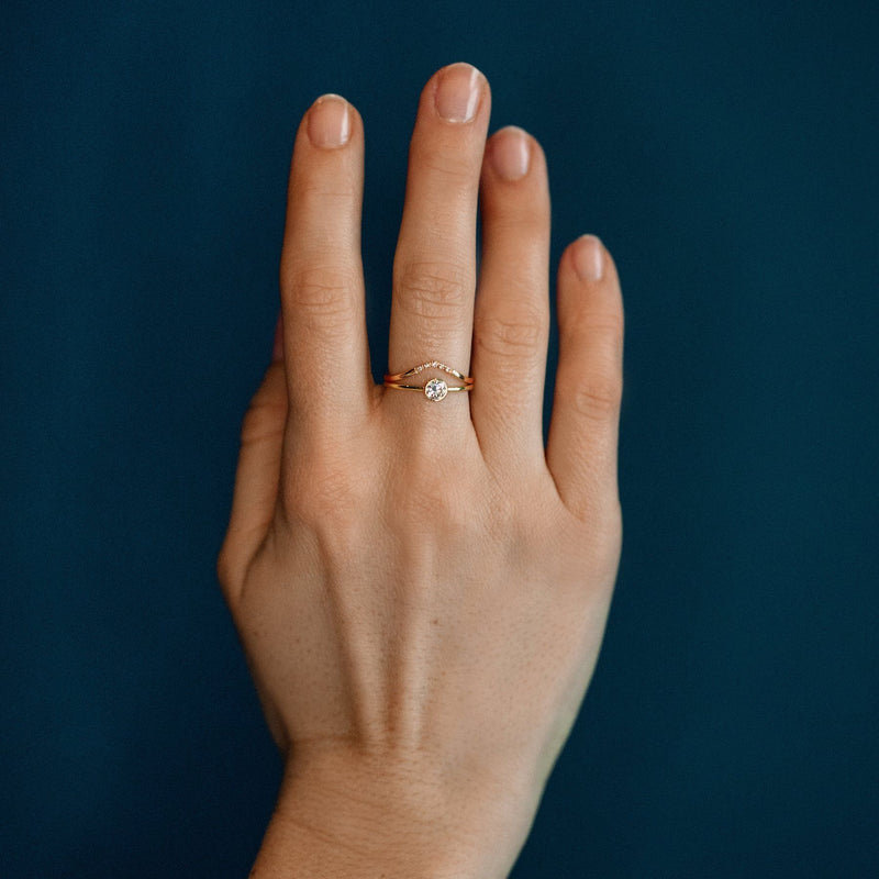 The Curved Mini Ring