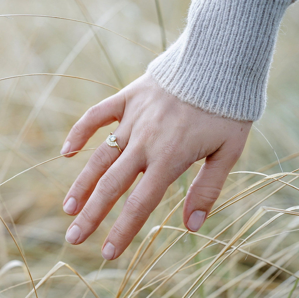 The Half Halo - 18k Gold / 48