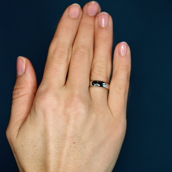 The Pure  5 mm Ring