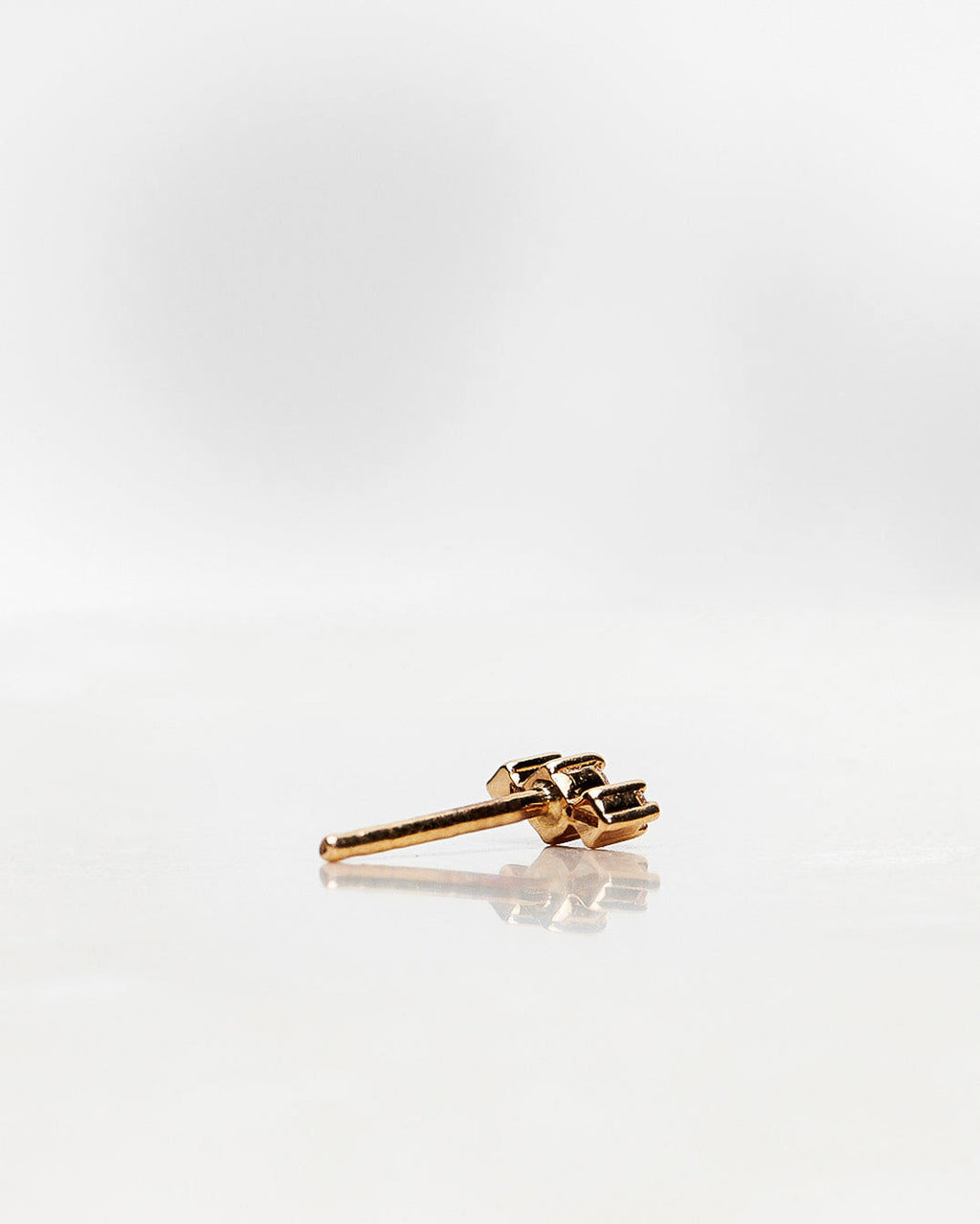 Tiny Brigitte Ohrstecker 18K Gold, Weißgold oder Rosegold I Diamanten I Single 