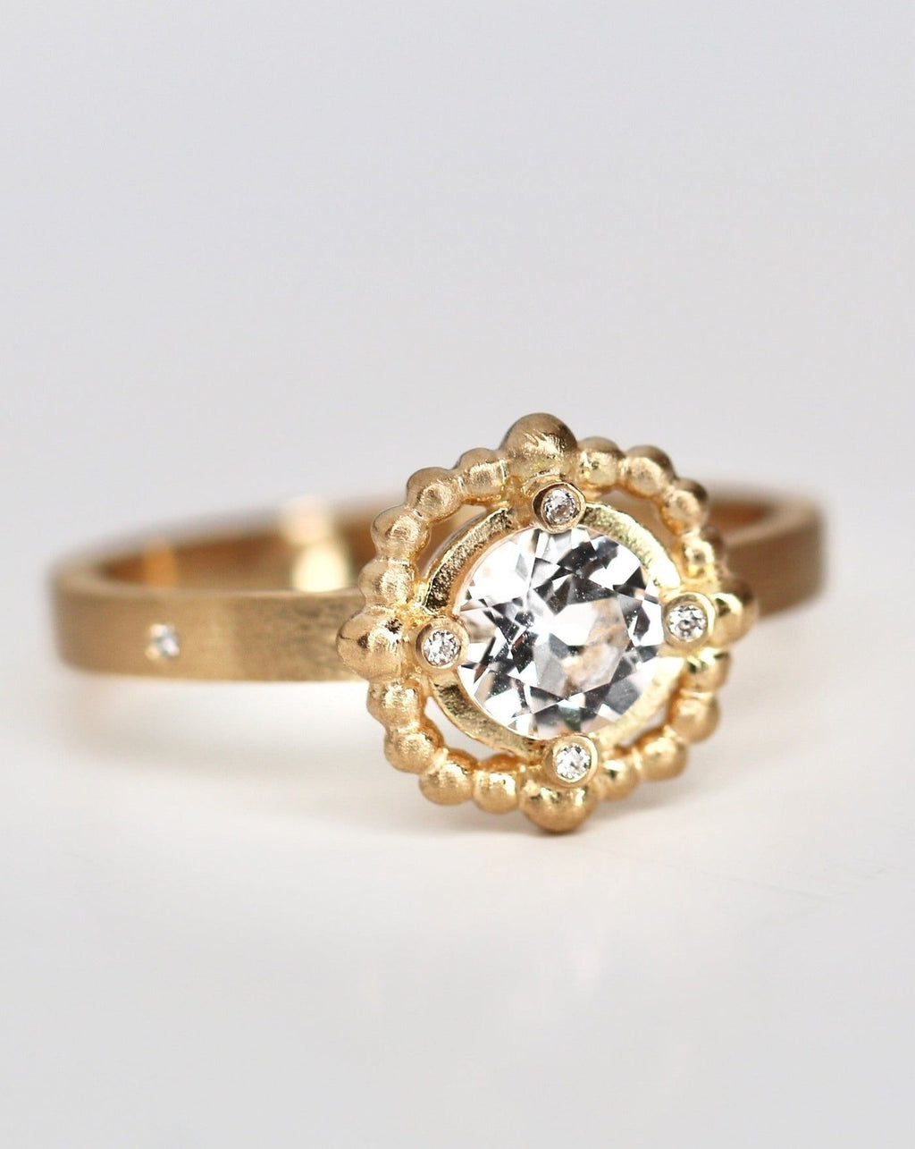 Meant to Be 18K Whitegold Ring w. Diamonds