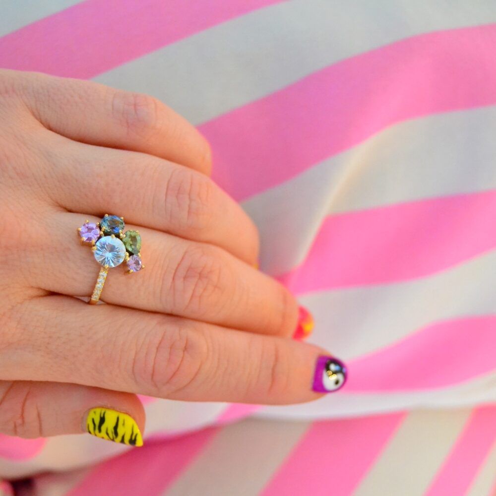 Varnaya Amatara 18K Gold Ring w. Diamond & Sapphires