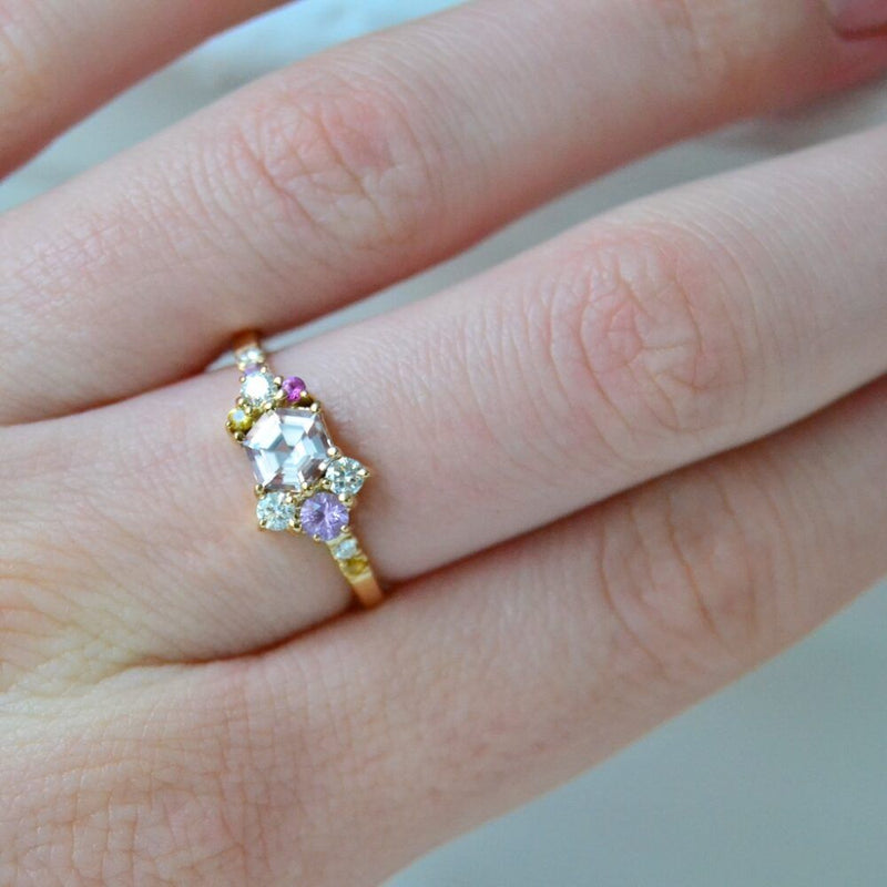 Varnaya Kuda 18K Gold Ring w. Diamonds & Sapphires
