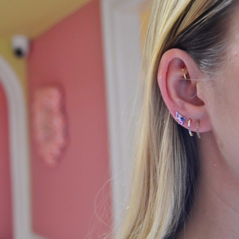 Varnaya NO. 2 18K Whitegold Stud w. Sapphires - Single