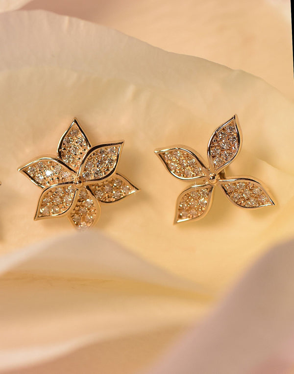 Petal Totem Water Lily Halskette 14K Gold I Diamanten