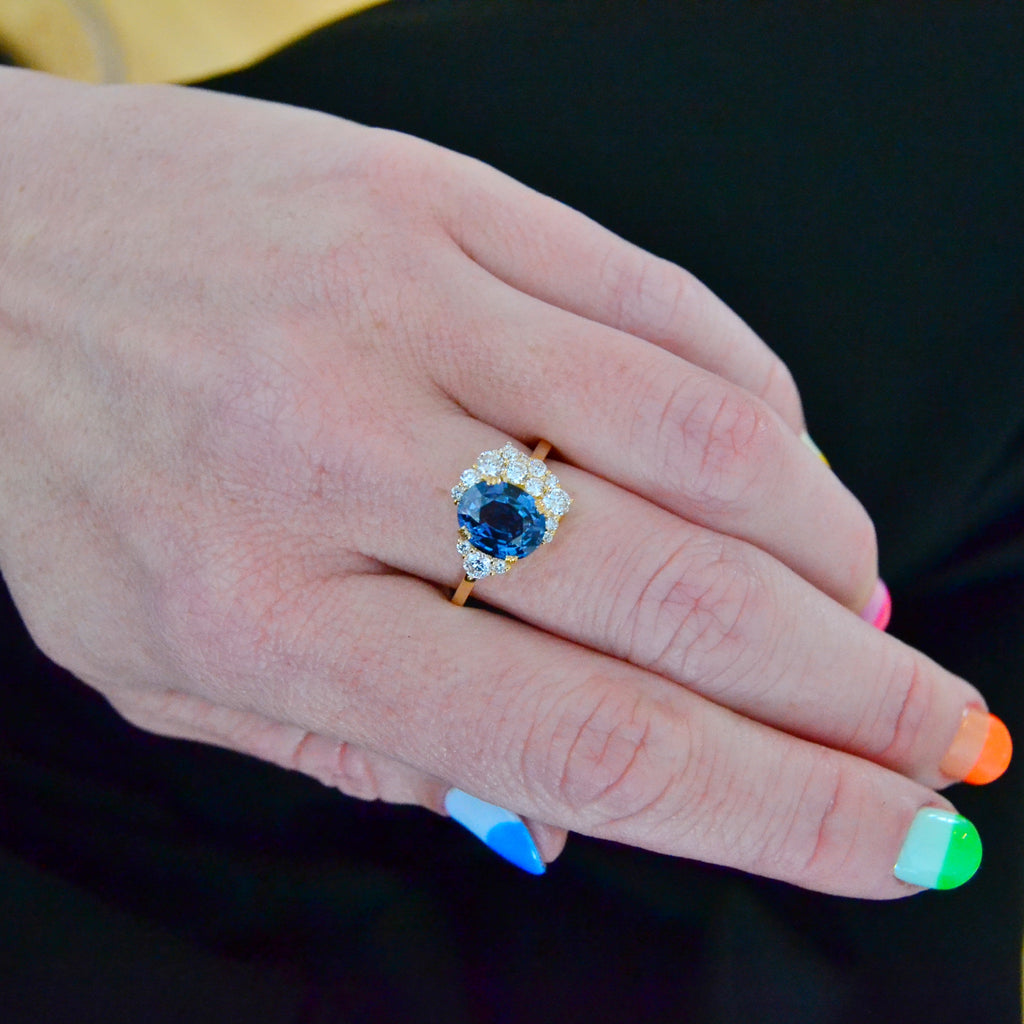 Nil Pokura 18K Gold Ring w. Spinel & Diamonds