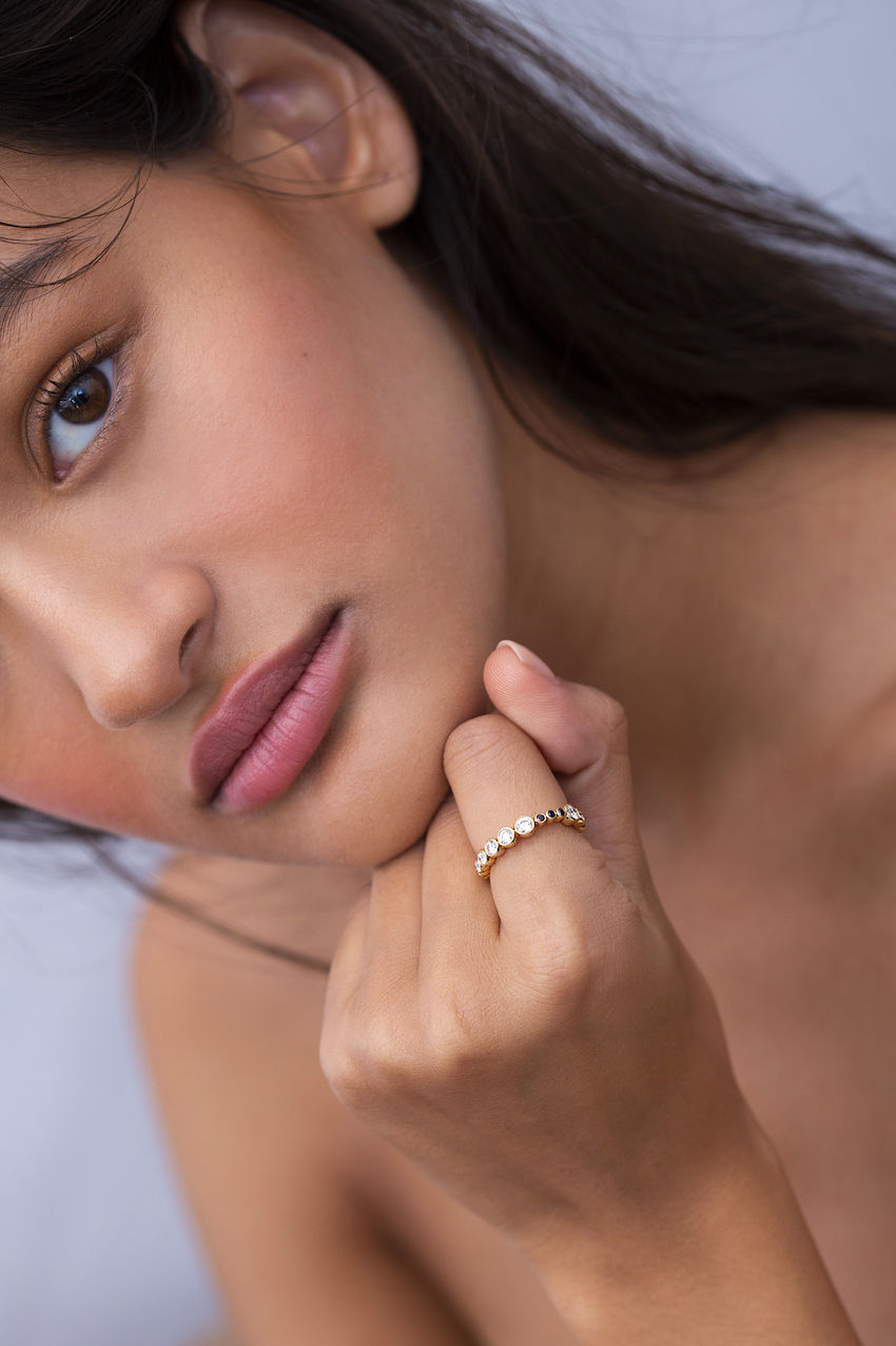 Delia White & Black 18K Gold Ring w. Diamonds