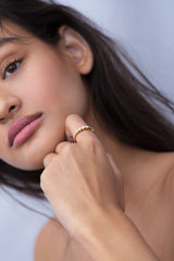 Delia Hvid & Sort 18K Guld Ring m. Diamanter