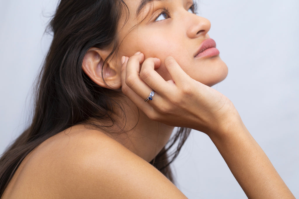 Loku Ekala 18K Whitegold Ring w. Sapphire