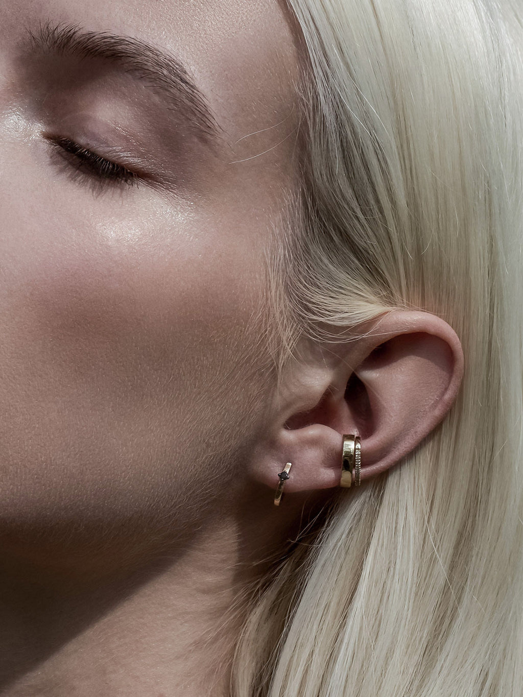 Diamant Line Earcuff aus 14K Gold I Weißgold oder aus Rosegold I 0.06 Kt. 