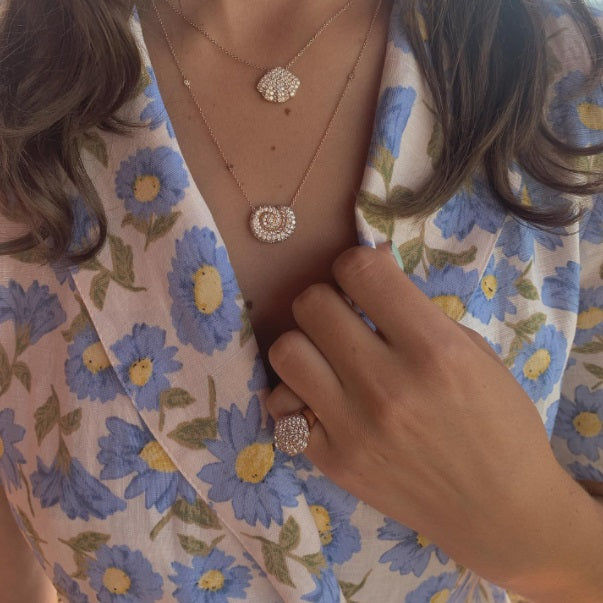 Conch Shell Dream 18K Gold, Rosegold or Whitegold Necklace w. Diamonds